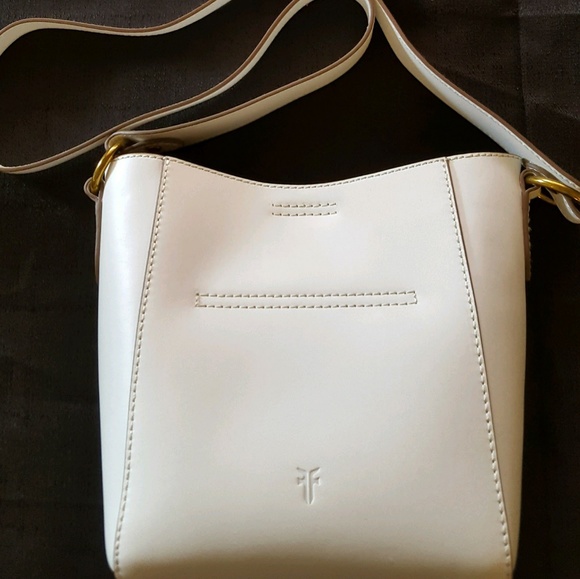 NWT Frye Crossbody Bucket White Handbag - Picture 2 of 7